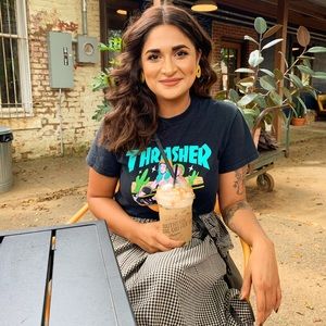 Meet your Posher, Aurelia